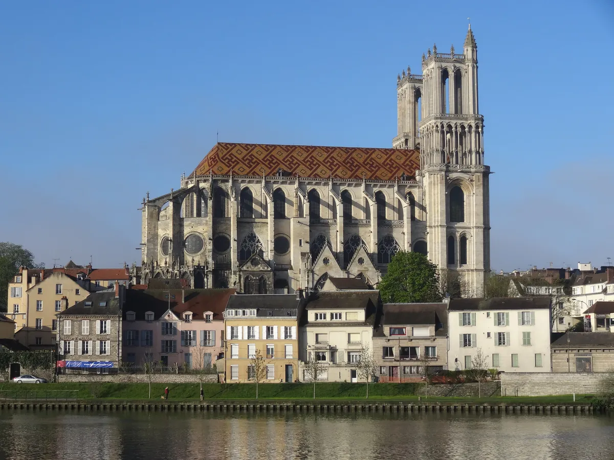 Vue de Mantes-la-Jolie (78)